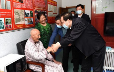 丹东代市长郝建军到凤城市调研