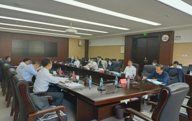 沈阳铁西区委常委会召开会议