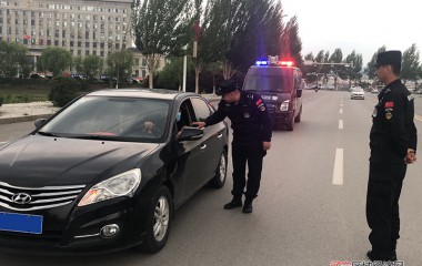 桓仁巡特警：一点小帮助，解决大问题