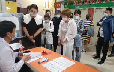 盘锦：把疫苗接种点“搬进”商场里