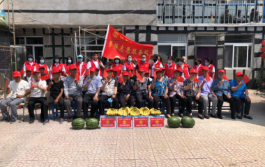 辽中区总工会举办劳模志愿服务队授旗仪式