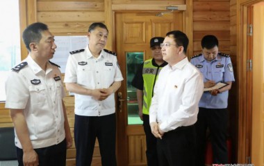 锦州市委副书记、代市长王心宇看望慰问一线公安民警