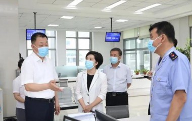 铁岭市委书记宋诚到市公共行政服务中心调研