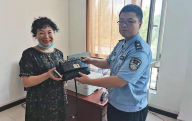 桓仁民警为这事忙了大半天