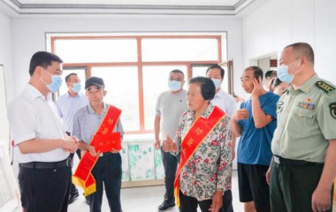 康平县委书记李旭臣开展“八一”前夕走访慰问活动