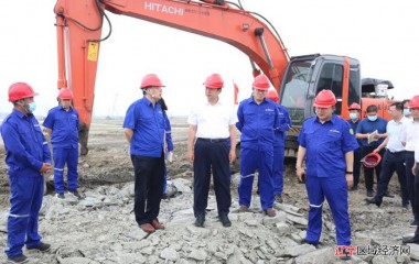 盘锦市委书记张成中调研重点项目建设和企业生产运行情况