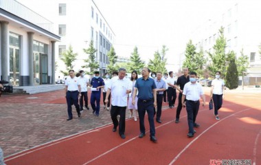 阜蒙县委书记刘彦鸿调研学校教育教学工作