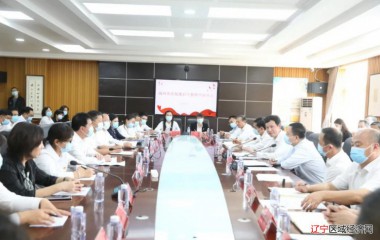 锦州市委书记靳国卫、代市长王心宇实地调研教育工作