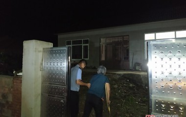 桓仁民警深夜救助走失老人