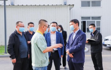 康平县委书记李旭臣开展国庆节前走访活动