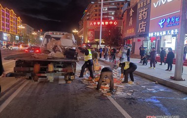桓仁交警及时救助失火车辆
