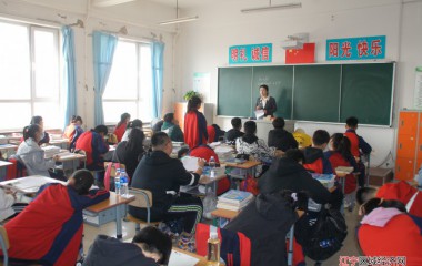 她成了学生们最信任的良师益友！