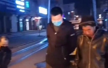 他用实际行动诠释着共产党员的真正含义！