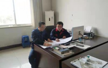 干一行爱一行，一心扑在工作上