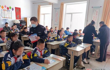 与师生面对面开展法制教育第一课