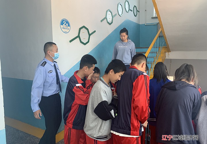 疏散学生