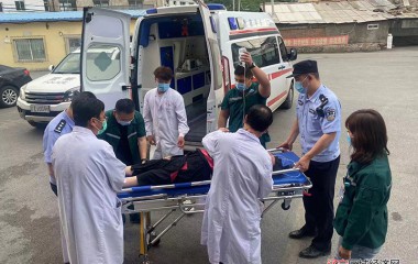 二棚甸子派出所及时救助一名昏迷老人