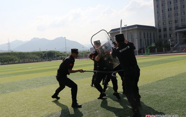 桓仁县公安局开展警械武器使用培训课