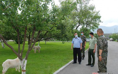 桓仁县局领导建军节慰问驻监武警官兵