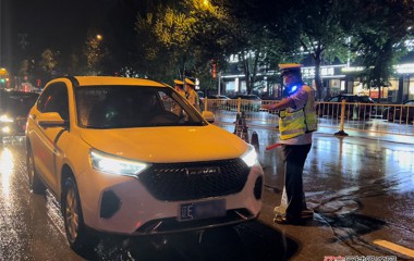 桓仁交警加大“酒醉驾”整治力度