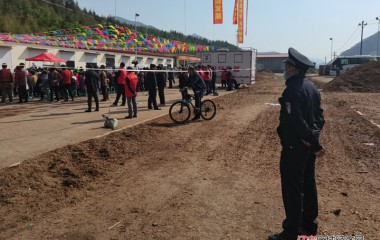 木盂子治安办为“丰收节”保驾护航