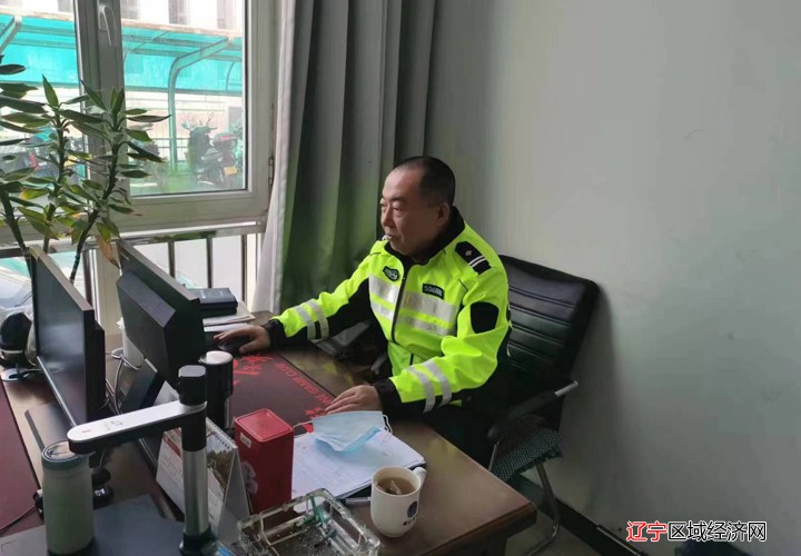 徐魁工作照2
