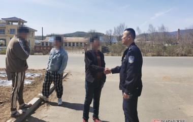 华来公安派出所连夜救助被困群众