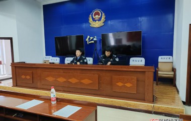 巡特警大队为武装巡逻组开展岗前培训
