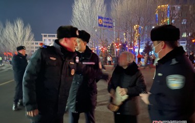 巡特警大队助力迷途老人回家