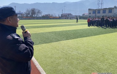 普乐堡派出所开展校园应急演练活动
