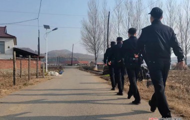 桓仁公安“一村一辅”零距离贴心护耕忙