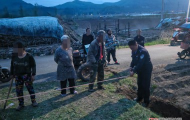 胆大男子入室盗窃吃完就睡
