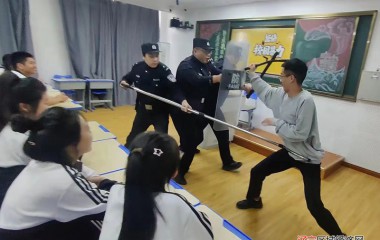 桓仁派出所线上直播校园安全法治教育课