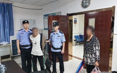 华来派出所夜巡中妥善处置一名肇祸精神病人