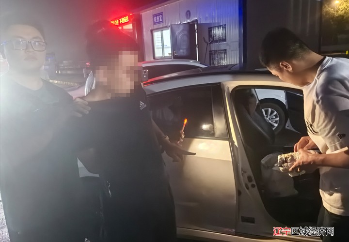 万家抓获翟某、胡某3