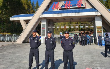 桓仁巡特警暖心救助“巡”常事