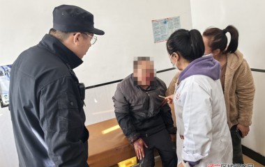 桓仁县民警及时救助摔倒老人