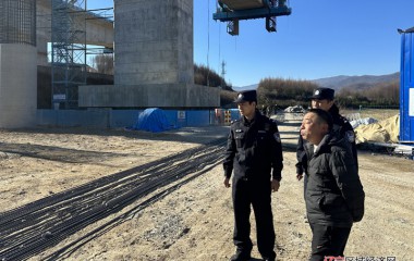 八里甸子派出所深入工区指导安全工作