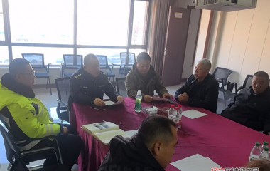 桓仁交警拧紧校车“安全阀”