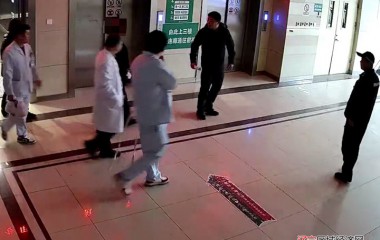 华来派出所妥善送治一名患者就医