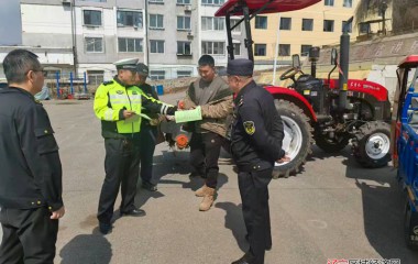 为乡村道路交通安全筑牢防线