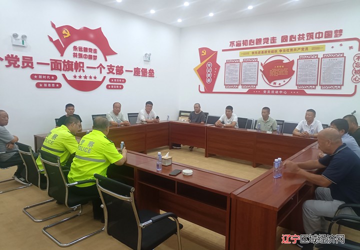 交管大队到旅游景区开展道路交通安全警示教育1
