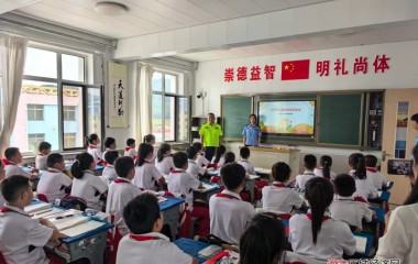 八里甸子派出所进校园筑牢防护网