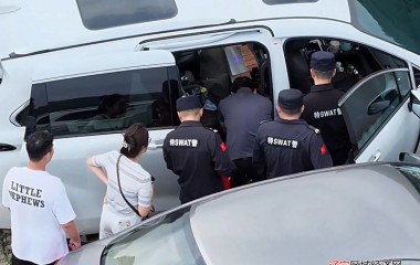 桓仁公安警用无人机护航双节平安