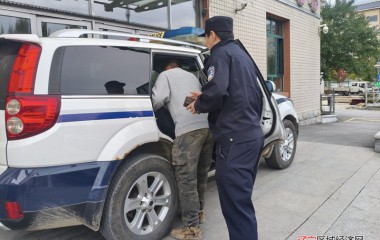 老人突发疾病,桓仁警车紧急送医