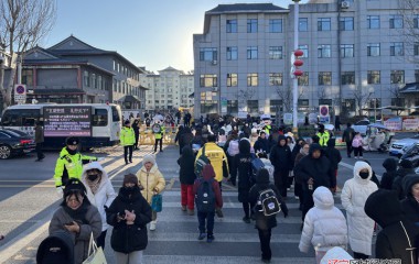 交管大队开展“文明交通”主题宣传活动